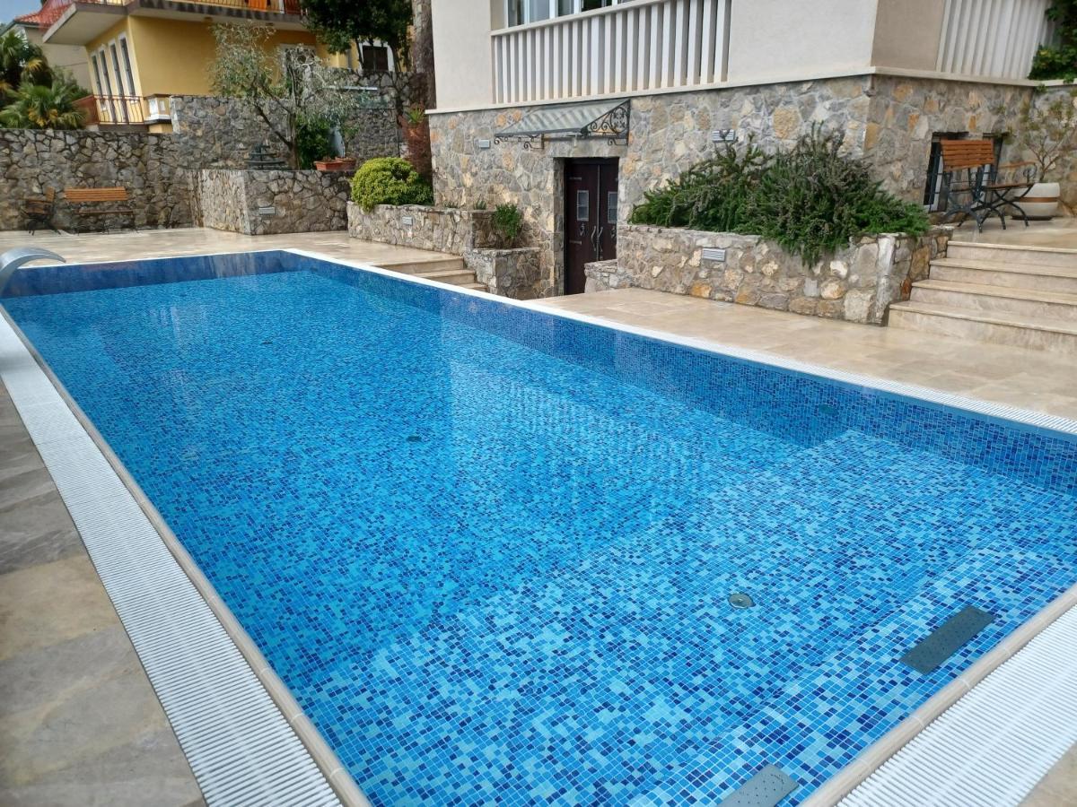 Hotel Abalone Цриквеница Экстерьер фото