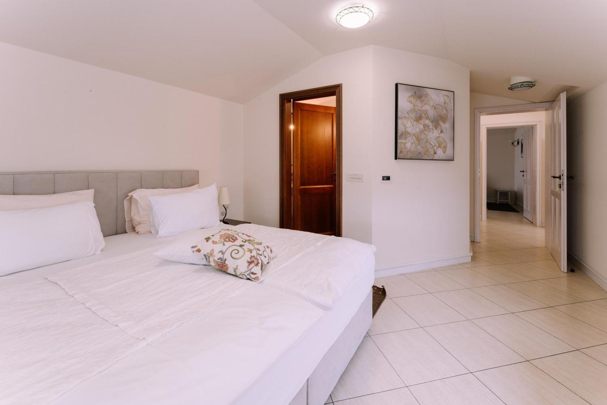 Hotel Abalone Цриквеница Экстерьер фото