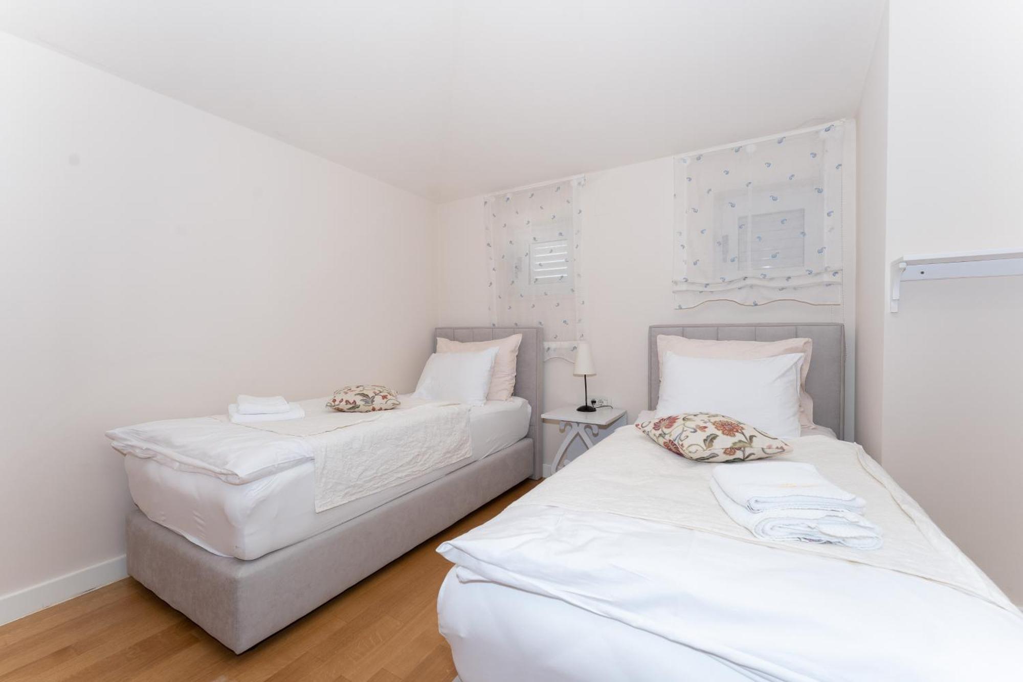 Hotel Abalone Цриквеница Экстерьер фото