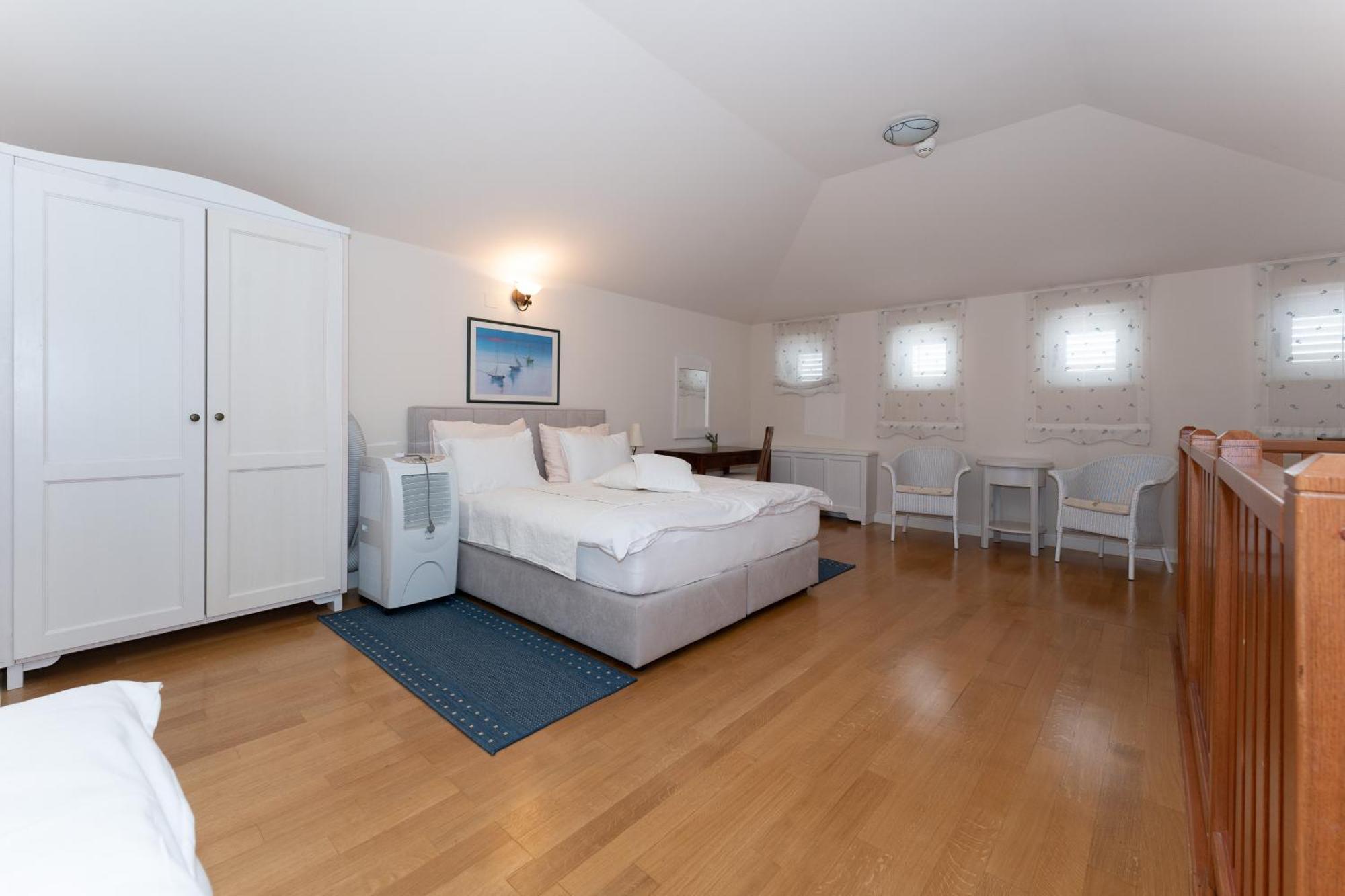 Hotel Abalone Цриквеница Экстерьер фото