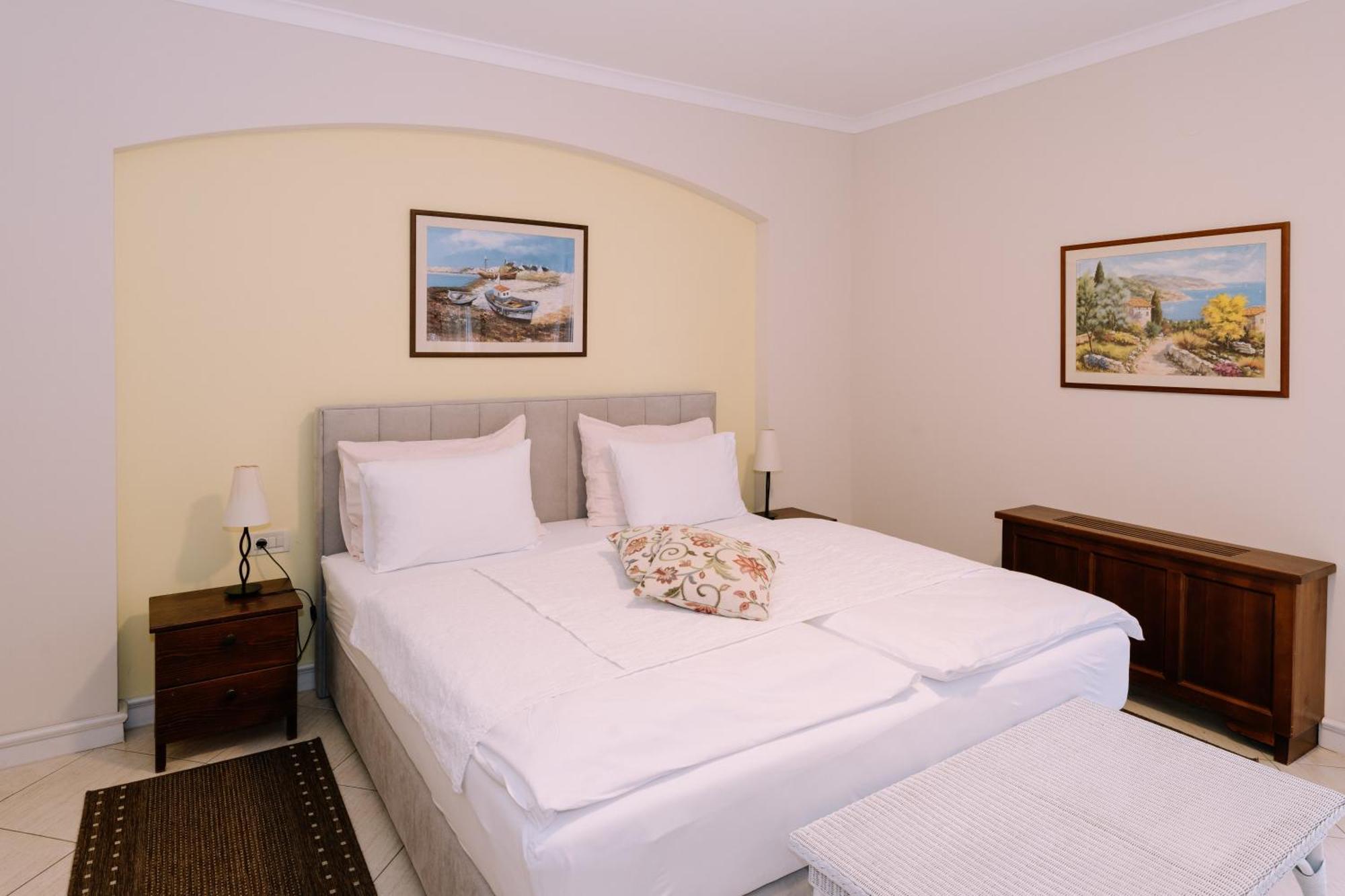Hotel Abalone Цриквеница Экстерьер фото