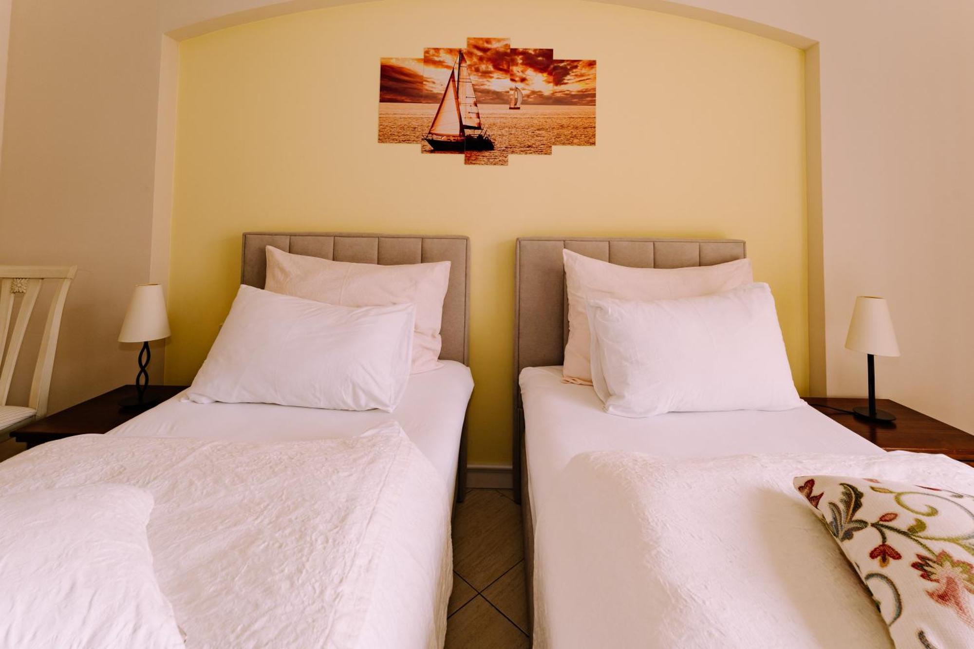 Hotel Abalone Цриквеница Экстерьер фото
