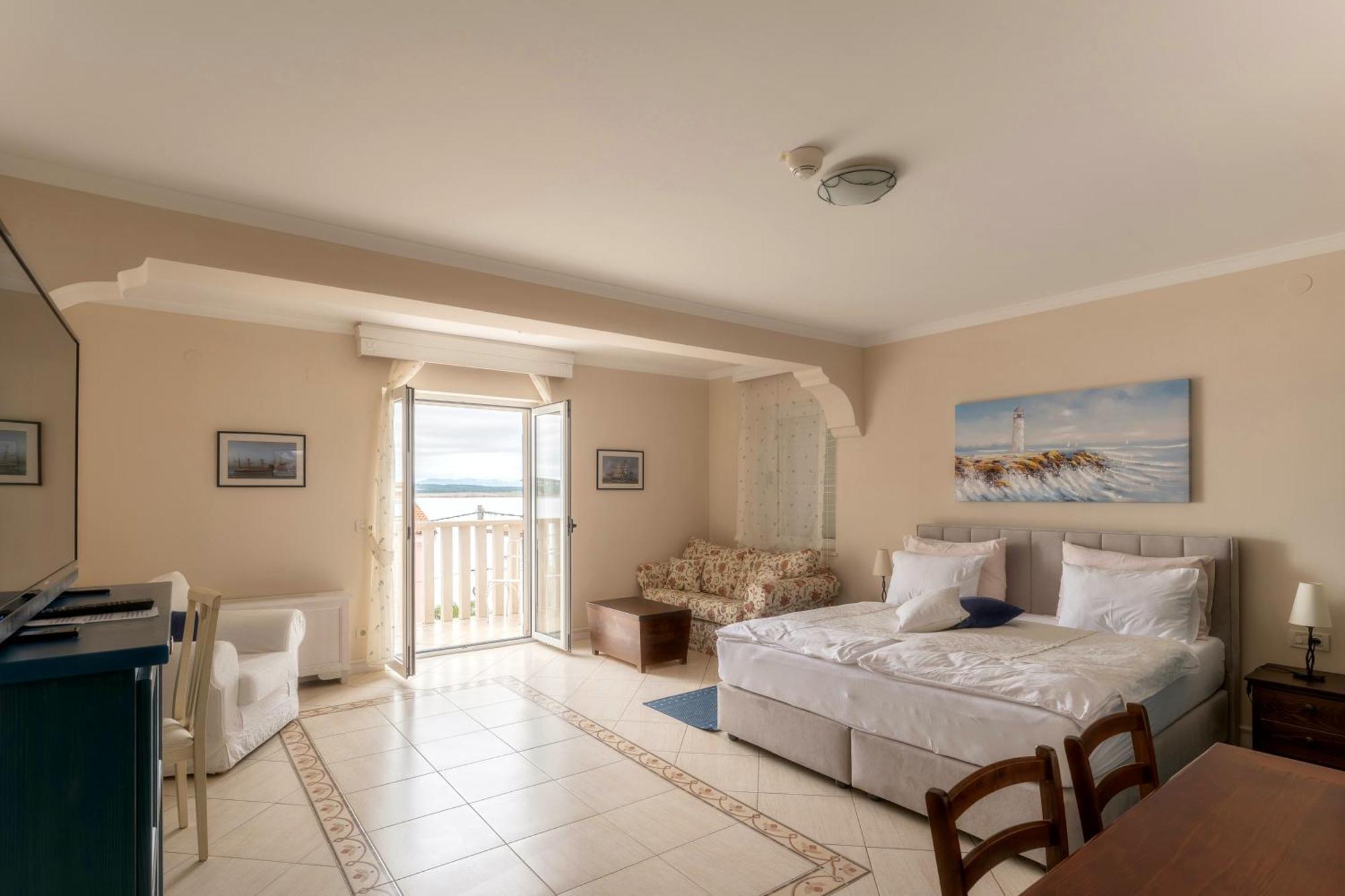 Hotel Abalone Цриквеница Экстерьер фото